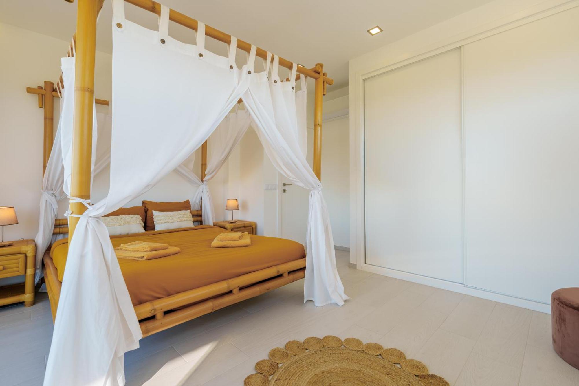 Villa Beach And Friends With Ocean View Лорінян Екстер'єр фото